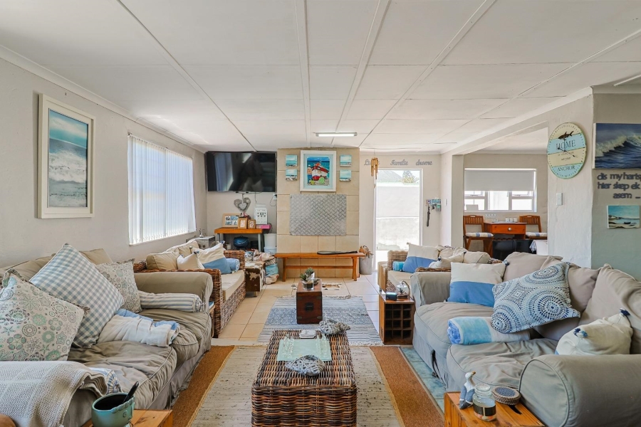 5 Bedroom Property for Sale in Gansbaai Central Western Cape